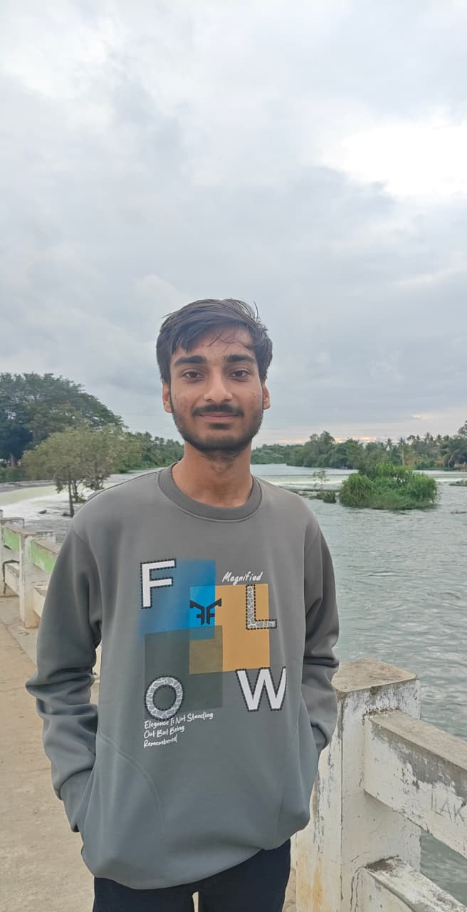 Vansh Gupta, co-founder and web architect of NIEdge